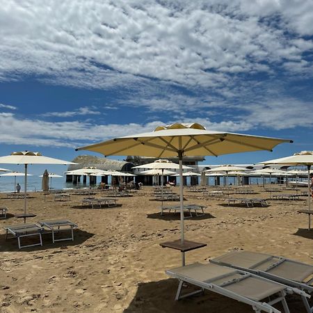 Appart 21 Artistic Beach Apartment Lignano Sabbiadoro Luaran gambar
