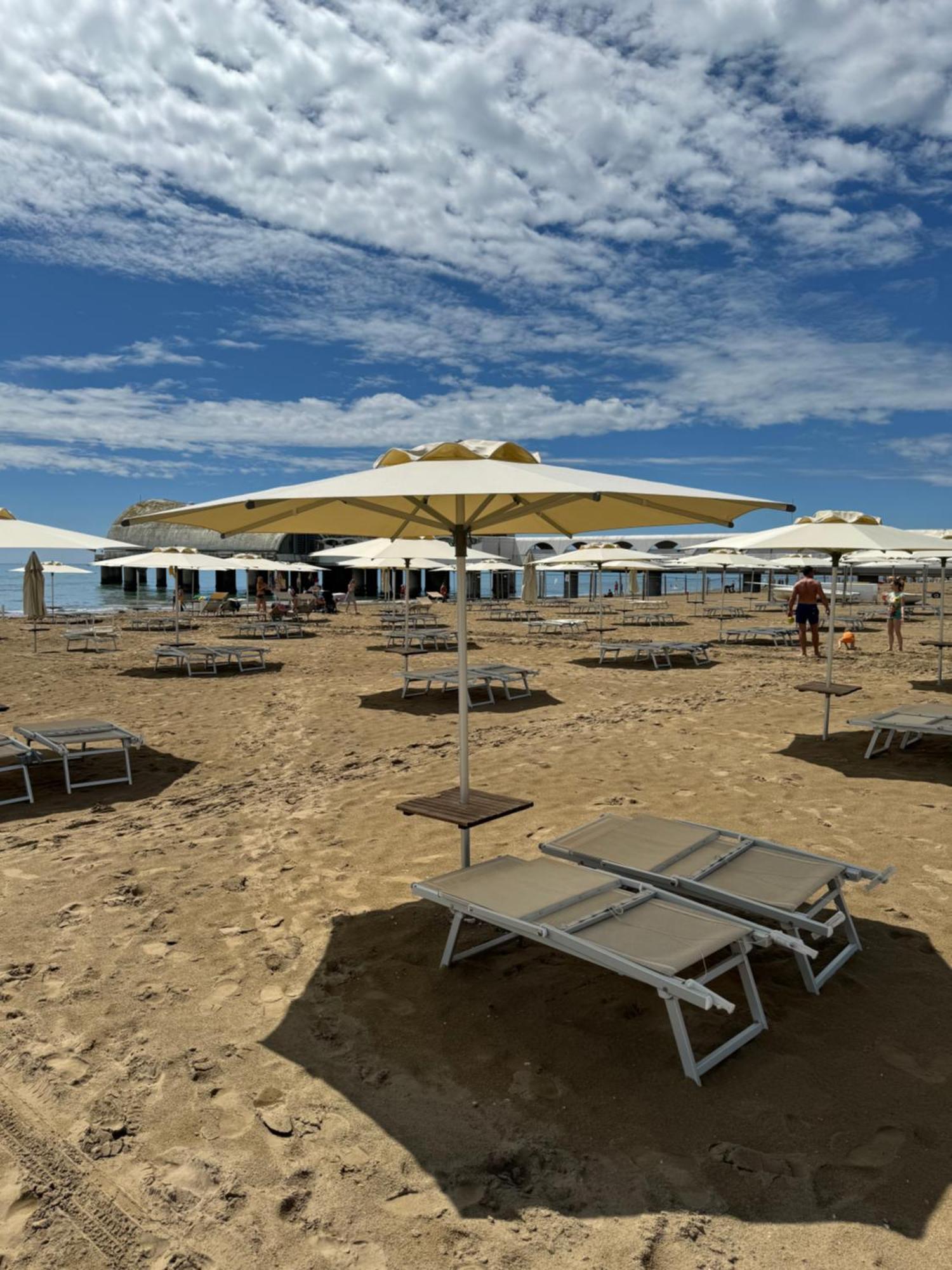 Appart 21 Artistic Beach Apartment Lignano Sabbiadoro Luaran gambar