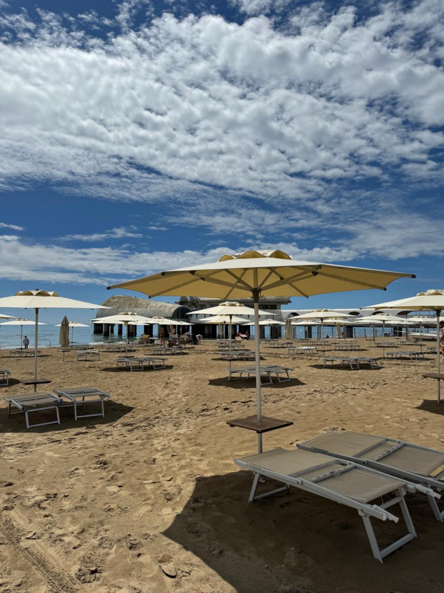 Appart 21 Artistic Beach Apartment Lignano Sabbiadoro Luaran gambar